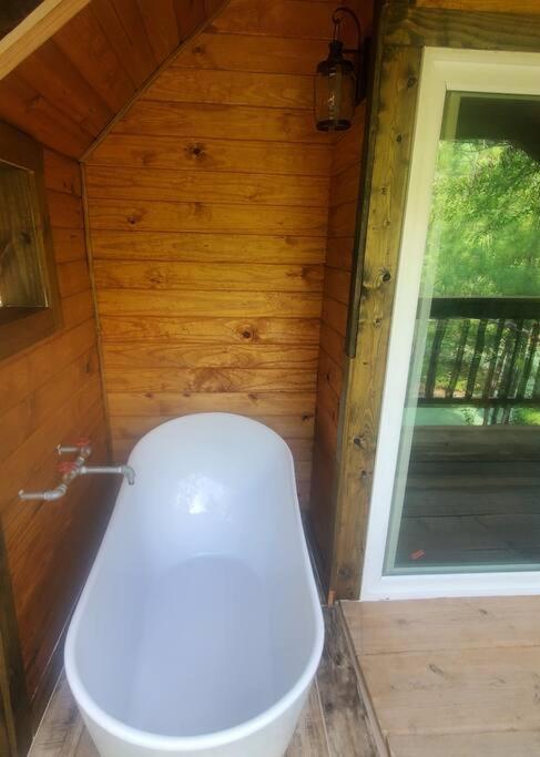 Waterfront Treehouse In A Magical Forest Waller Εξωτερικό φωτογραφία